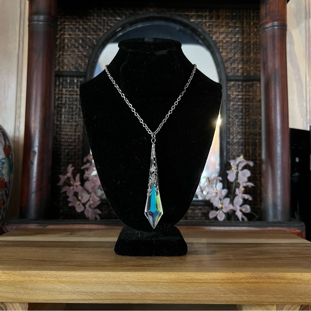 Crystal Necklace - Picture 5 of 6